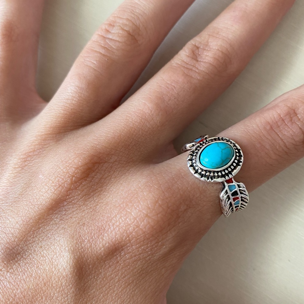 Turquoise Oval Stone Silver Ring - Picture 2 of 3